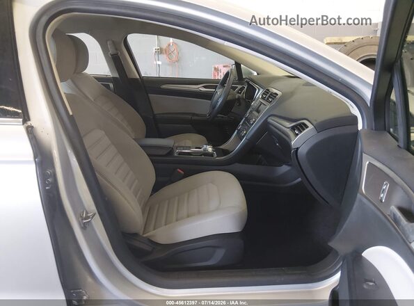 3FA6P0UU7JR254461 2018 FORD FUSION HYBRID Silver Вид салону спереду