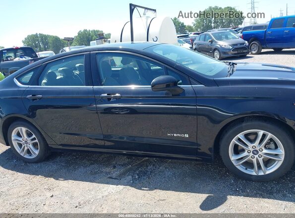 3FA6P0UU7JR279084 2018 FORD FUSION HYBRID Gray Widok wnętrza z tyłu
