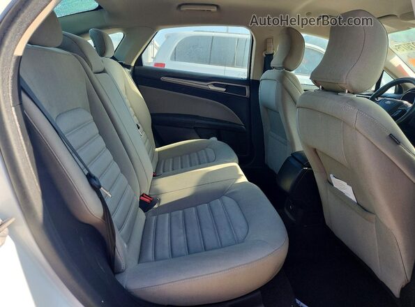 3FA6P0UU7JR282017 2018 FORD FUSION White Rear seats view