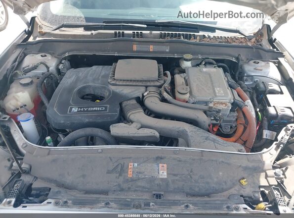 3FA6P0UU8JR100549 2018 FORD FUSION HYBRID Серебряный Вид сзади