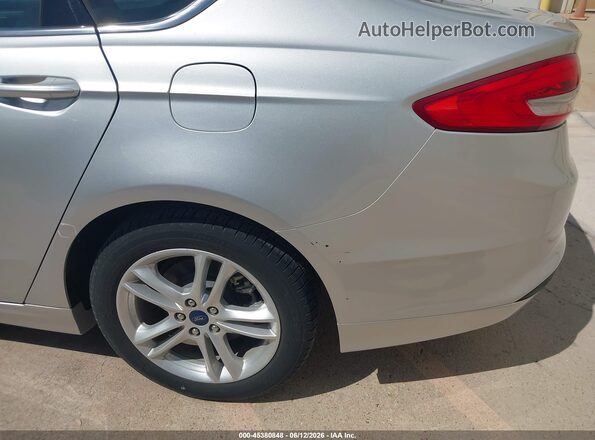 3FA6P0UU8JR100549 2018 FORD FUSION HYBRID Серебряный Вид спереди