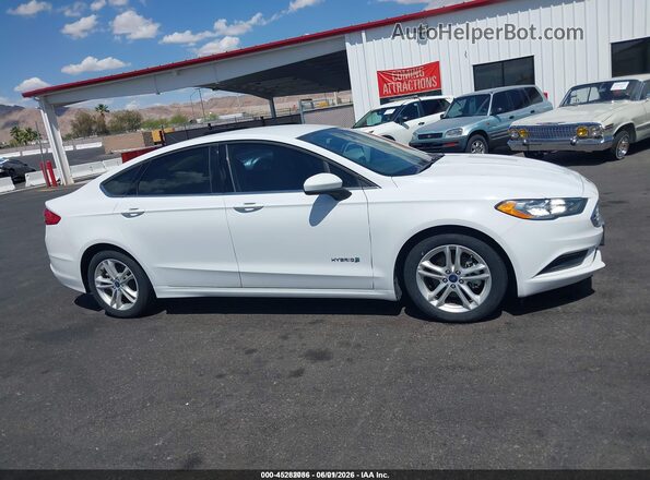 3FA6P0UU8JR235773 2018 FORD FUSION HYBRID White 