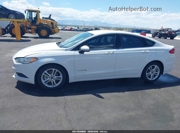 3FA6P0UU8JR235773 2018 FORD FUSION HYBRID White 