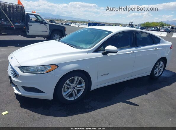 3FA6P0UU8JR235773 2018 FORD FUSION HYBRID White Vista del cuadro de instrumentos