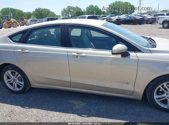 3FA6P0UUXJR100438 2018 FORD FUSION HYBRID Gold Vista interior trasera