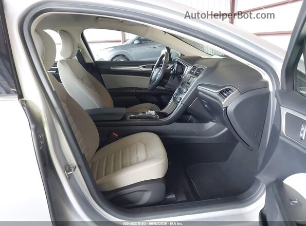 3FA6P0UUXJR258083 2018 FORD FUSION HYBRID Silver Front interior view
