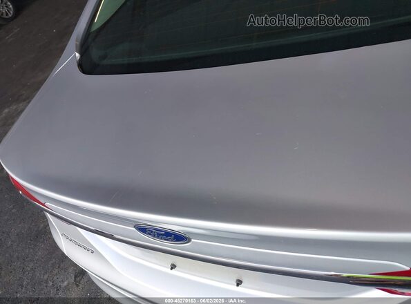 3FA6P0UUXJR258083 2018 FORD FUSION HYBRID Silver Rear interior view