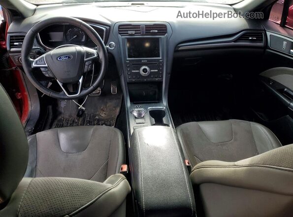 3FA6P0VP2HR249378 2017 FORD FUSION Красный Вид панели приборов