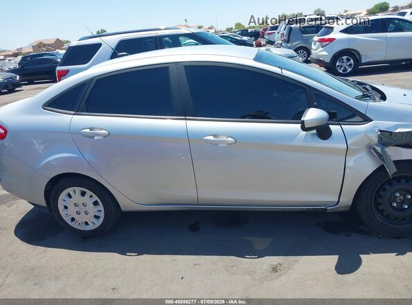 3FADP4AJ0HM147641 2017 FORD FIESTA Silver Вид задньої частини салону