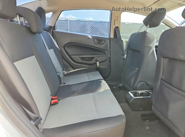 3FADP4AJ0HM152810 2017 FORD FIESTA Белый Вид задних сидений