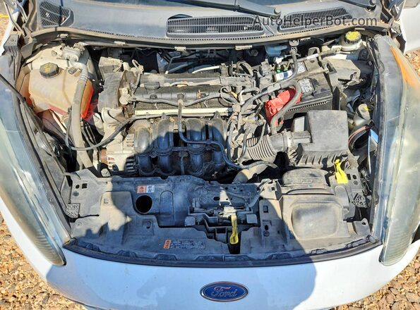 3FADP4AJ1GM183479 2016 FORD FIESTA White Вид задньої частини салону