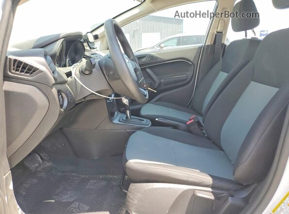 3FADP4AJ1HM168272 2017 FORD FIESTA White Вид салону спереду