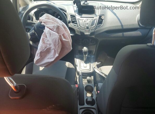 3FADP4AJ2HM104015 2017 FORD FIESTA White Vista del salpicadero