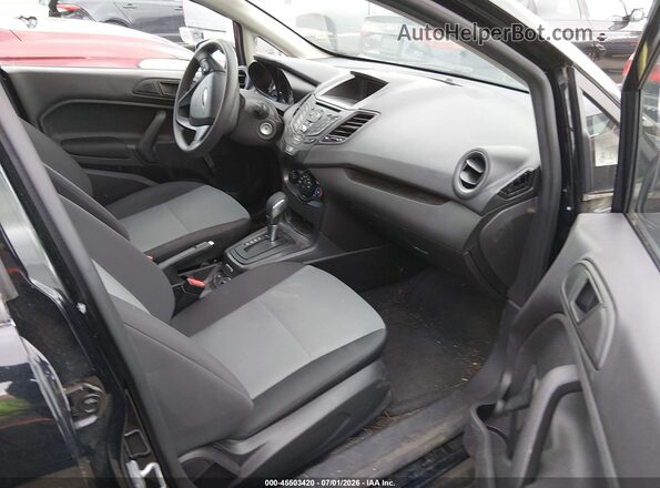 3FADP4AJ2JM103954 2018 FORD FIESTA Черный Вид салона спереди