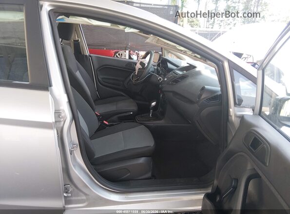 3FADP4AJ2JM139661 2018 FORD FIESTA Silver წინა სალონის ხედი