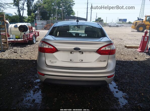 3FADP4AJ2JM139661 2018 FORD FIESTA Silver 