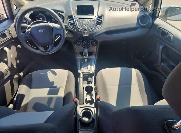3FADP4AJ4JM143243 2018 FORD FIESTA Silver წინა პანელის ხედი