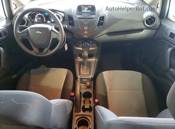 3FADP4AJ4KM126413 2019 FORD FIESTA Серебряный Вид панели приборов