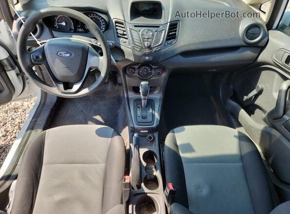 3FADP4AJ7HM103698 2017 FORD FIESTA White Widok deski rozdzielczej
