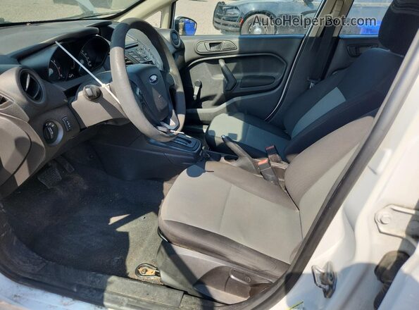 3FADP4AJ7HM103698 2017 FORD FIESTA White Widok wnętrza z przodu