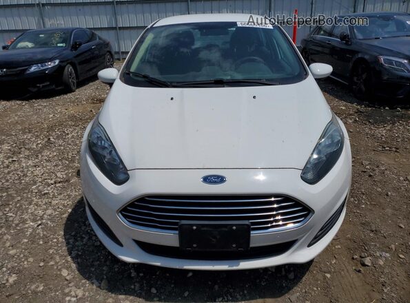 3FADP4AJ8JM100475 2018 FORD FIESTA White Widok z przodu