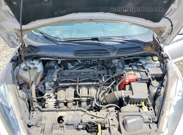 3FADP4AJ8JM100475 2018 FORD FIESTA White Widok wnętrza z tyłu