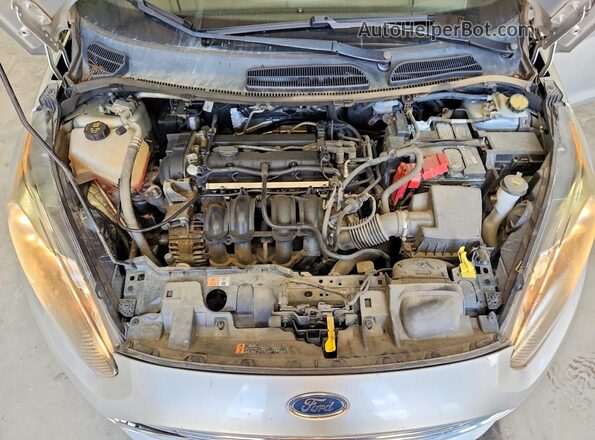 3FADP4AJ8KM151055 2019 FORD FIESTA Silver Widok wnętrza z tyłu