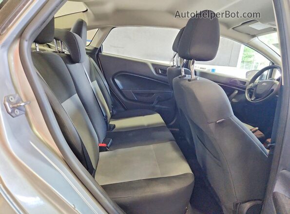 3FADP4AJ8KM151055 2019 FORD FIESTA Silver Widok tylnych siedzeń