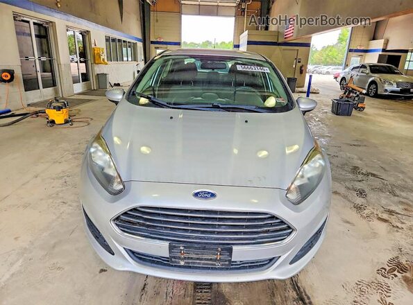 3FADP4AJ8KM151055 2019 FORD FIESTA Silver Widok z przodu