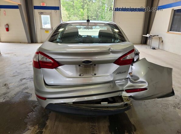 3FADP4AJ8KM151055 2019 FORD FIESTA Silver Widok z tyłu