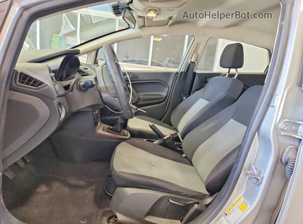 3FADP4AJ8KM151055 2019 FORD FIESTA Silver Widok wnętrza z przodu