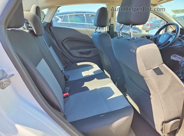 3FADP4AJ9KM160041 2019 FORD FIESTA White Rear seats view