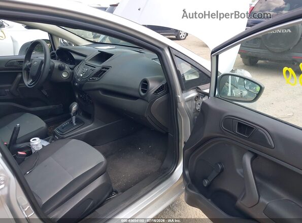 3FADP4AJXKM162607 2019 FORD FIESTA Серебряный Вид салона спереди