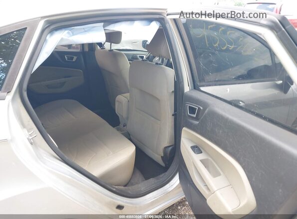 3FADP4BJ0GM197100 2016 FORD FIESTA Silver Widok tylnych siedzeń