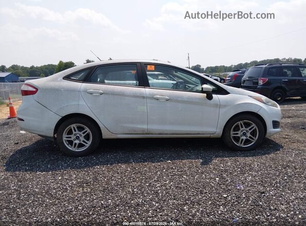 3FADP4BJ0HM140641 2017 FORD FIESTA Белый Вид задней части салона