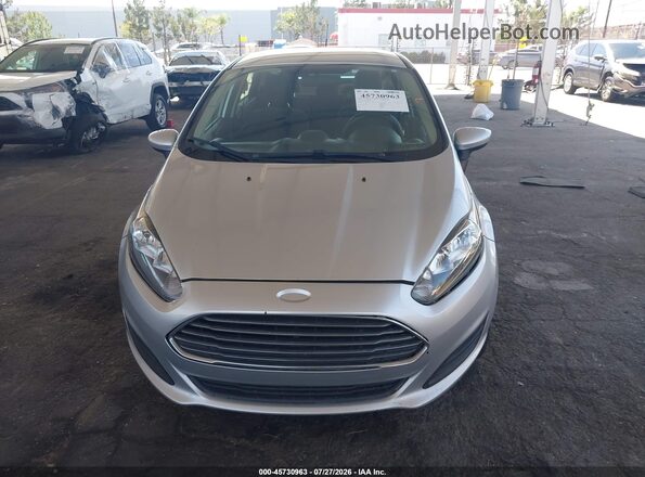 3FADP4BJ0JM124977 2018 FORD FIESTA Silver Սարքավորումների վահանակի տեսք