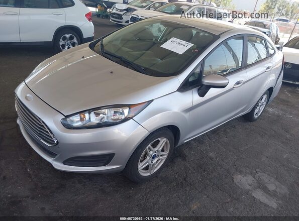 3FADP4BJ0JM124977 2018 FORD FIESTA Silver Передня ліва чверть
