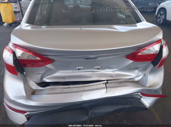 3FADP4BJ0JM124977 2018 FORD FIESTA Silver Вид спереду