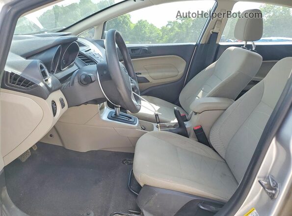 3FADP4BJ1HM156833 2017 FORD FIESTA Silver Widok wnętrza z przodu