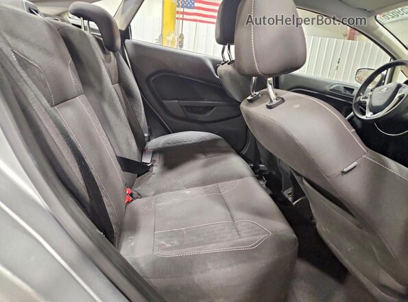 3FADP4BJ3JM123337 2018 FORD FIESTA Серебряный Вид задних сидений