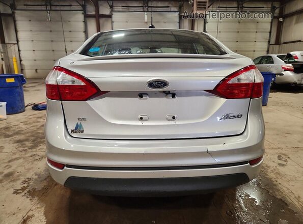 3FADP4BJ3JM123337 2018 FORD FIESTA Серебряный Вид сзади