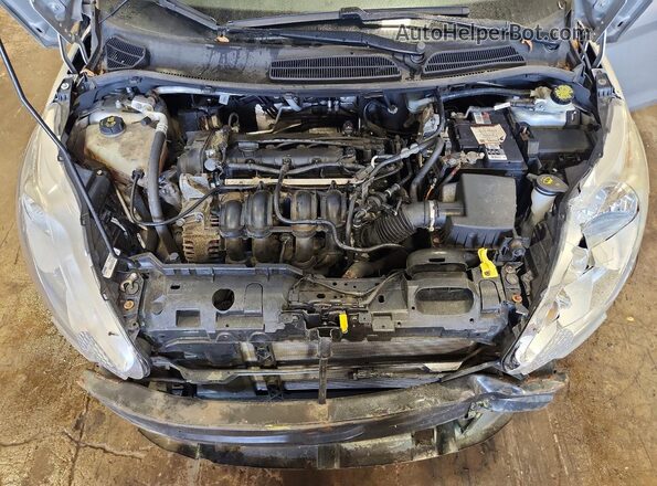 3FADP4BJ3JM123337 2018 FORD FIESTA Серебряный Вид задней части салона