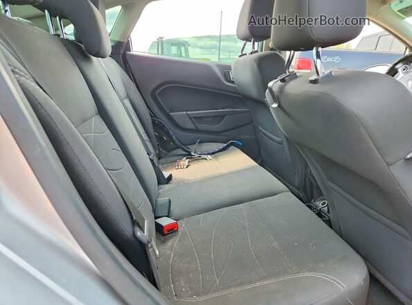3FADP4BJ4GM107382 2016 FORD FIESTA Silver Widok tylnych siedzeń