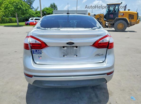 3FADP4BJ4JM124299 2018 FORD FIESTA Silver Rear view