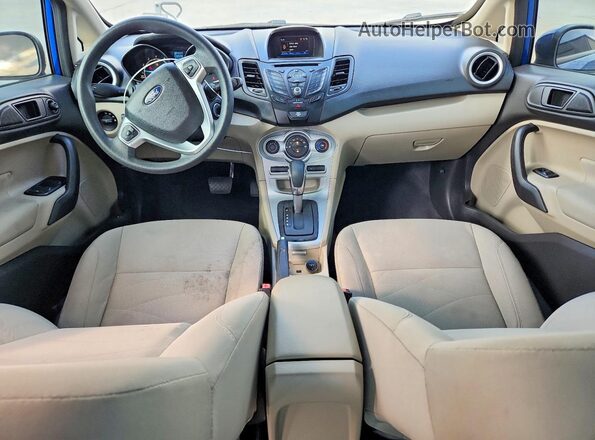 3FADP4BJ4JM129745 2018 FORD FIESTA Синий Вид панели приборов