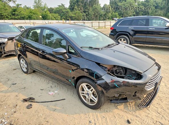 3FADP4BJ5JM139622 2018 FORD FIESTA Черный Передняя правая четверть