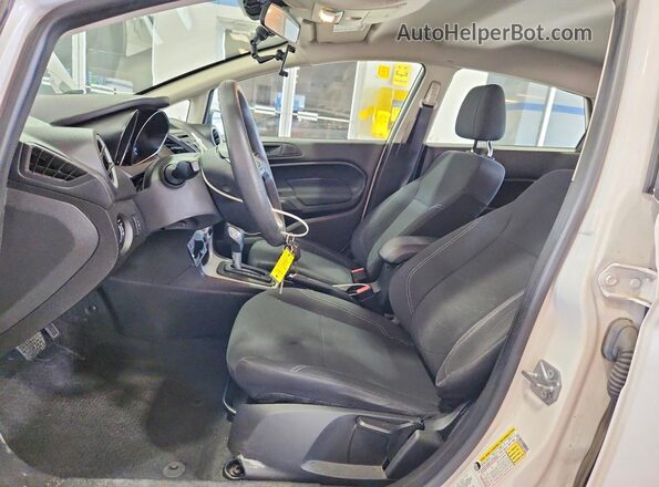 3FADP4BJ6KM129084 2019 FORD FIESTA Белый Вид салона спереди