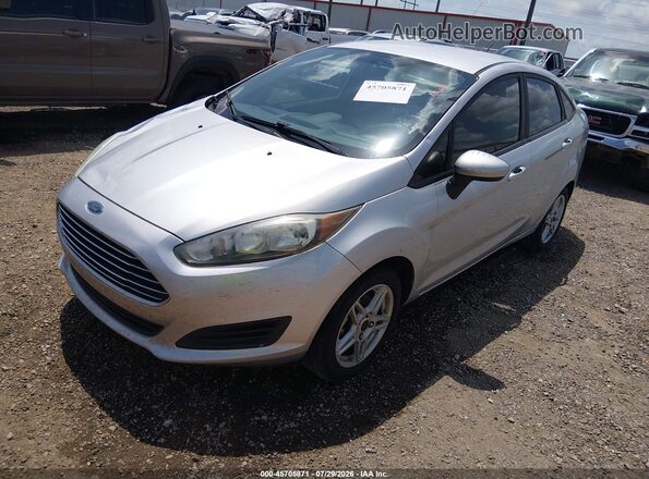 3FADP4BJ7HM100962 2017 FORD FIESTA Silver Vista tres cuartos delantera izquierda