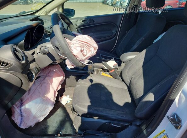 3FADP4BJ7JM118836 2018 FORD FIESTA White Սալոնի դիմացի տեսք