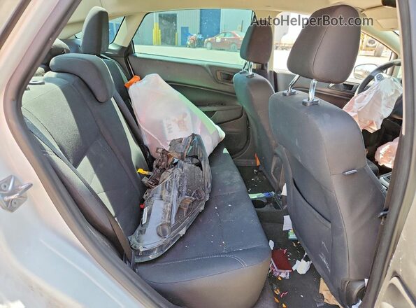 3FADP4BJ7JM118836 2018 FORD FIESTA White Հետևի նստատեղերի տեսք